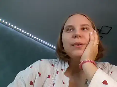 Snapshot of Thalia__Star chatting on 1, 1, 2025 Thalia Star online show from 1, 1, 2025