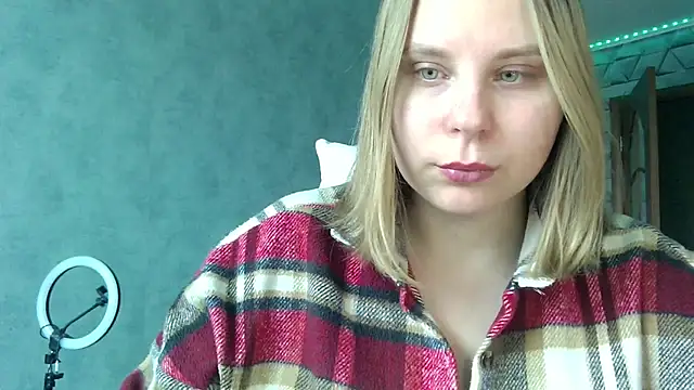 Snapshot of Thalia__Star chatting on 15, 2, 2025 Thalia Star online show from 15, 2, 2025