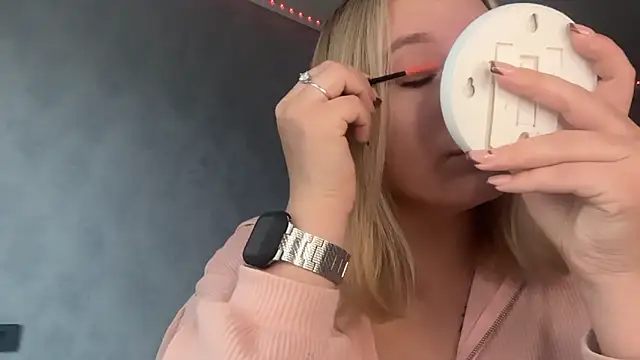 Thalia  Star online show from 30, 10, 2025