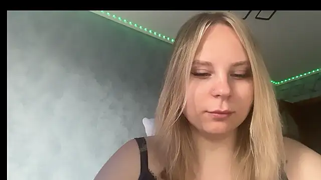 Snapshot of Thalia__Star chatting on 29, 4, 2026 Thalia Star online show from 29, 4, 2026