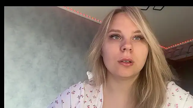 Snapshot of Thalia__Star chatting on 30, 4, 2026 Thalia Star online show from 30, 4, 2026