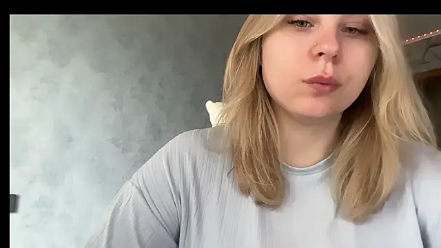Snapshot of Thalia__Star chatting on 7, 5, 2026 Thalia Star online show from 7, 5, 2026