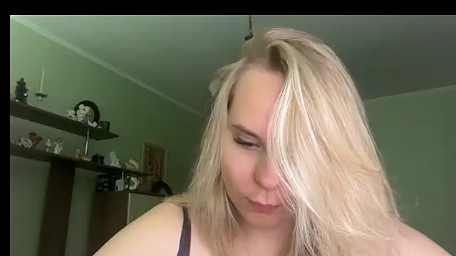 Snapshot of Thalia__Star chatting on 25, 5, 2026 Thalia Star online show from 25, 5, 2026