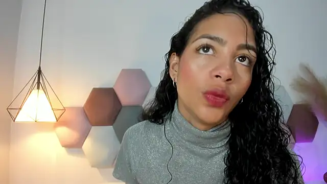 AntonellaHall  online show from 20, 2, 2025