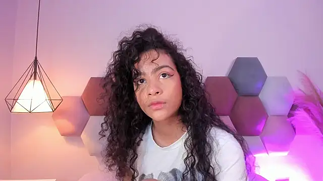 AntonellaHall  online show from 24, 10, 2025