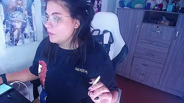 Snapshot of gigiqueen_18 chatting on 4, 12, 2024 gigiqueen 18 online show from 4, 12, 2024