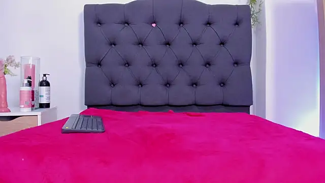 Alyssa jones online show from 28, 2, 2025