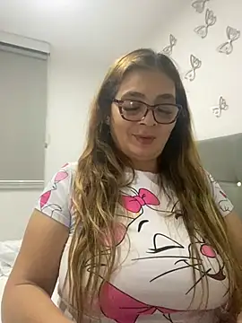 Snapshot of AntonellaAlondra4 chatting on 20, 12, 2024 AntonellaAlondra4 online show from 20, 12, 2024