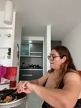 Snapshot of AntonellaAlondra4 chatting on 13, 1, 2025 AntonellaAlondra4 online show from 13, 1, 2025