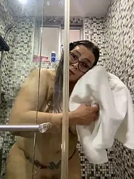 Snapshot of AntonellaAlondra4 chatting on 22, 1, 2025 AntonellaAlondra4 online show from 22, 1, 2025