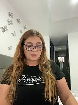 Snapshot of AntonellaAlondra4 chatting on 2, 2, 2025 AntonellaAlondra4 online show from 2, 2, 2025