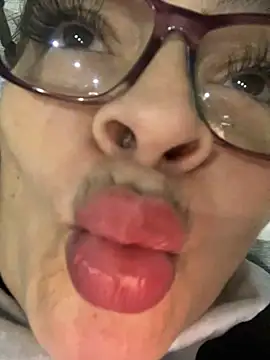 Snapshot of AntonellaAlondra4 chatting on 5, 2, 2025 AntonellaAlondra4 online show from 5, 2, 2025