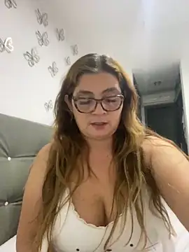 Snapshot of AntonellaAlondra4 chatting on 1, 3, 2025 AntonellaAlondra4 online show from 1, 3, 2025