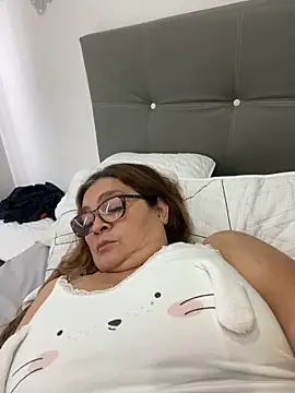 Snapshot of AntonellaAlondra4 chatting on 3, 3, 2025 AntonellaAlondra4 online show from 3, 3, 2025