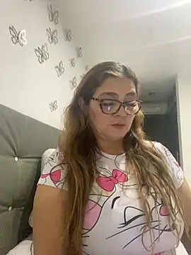 Snapshot of AntonellaAlondra4 chatting on 8, 3, 2025 AntonellaAlondra4 online show from 8, 3, 2025