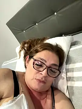 Snapshot of AntonellaAlondra4 chatting on 14, 9, 2025 AntonellaAlondra4 online show from 14, 9, 2025