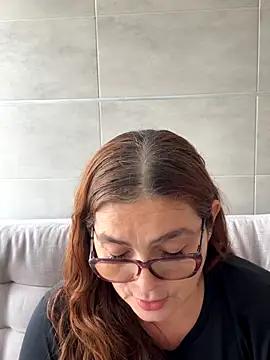 Snapshot of AntonellaAlondra4 chatting on 14, 10, 2025 AntonellaAlondra4 online show from 14, 10, 2025