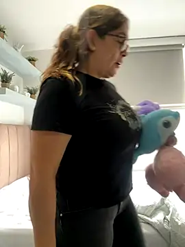 Snapshot of AntonellaAlondra4 chatting on 27, 10, 2025 AntonellaAlondra4 online show from 27, 10, 2025