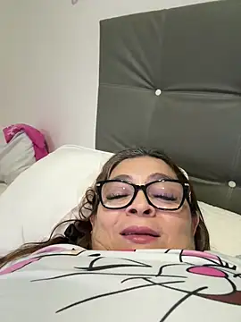 AntonellaAlondra4 online show from 2, 6, 2026