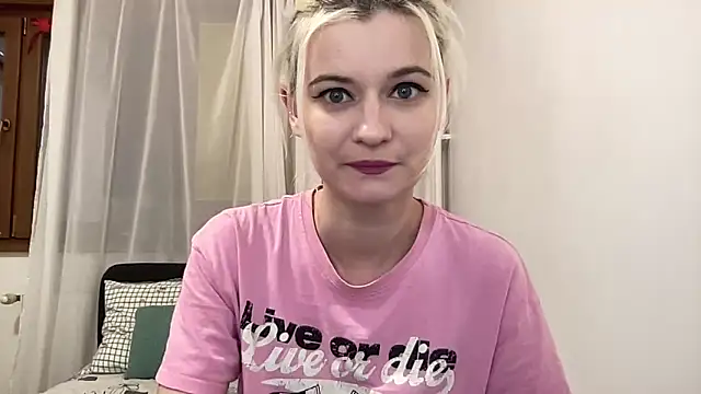 Snapshot of Onika_Love chatting on 27, 4, 2026 Onika Love online show from 27, 4, 2026