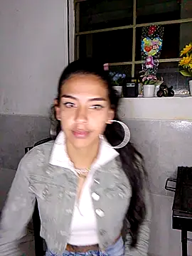 Snapshot of Alisson_420 chatting on 6, 1, 2025 Alisson 420 online show from 6, 1, 2025