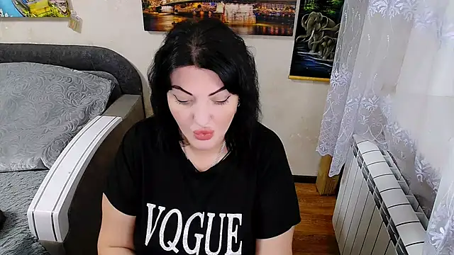 Lady Boom Wild  online show from 19, 11, 2025