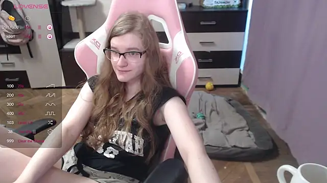 Snapshot of Tomato_Tease chatting on 9, 9, 2025 Tomato Tease online show from 9, 9, 2025