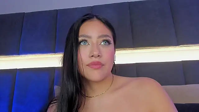 Snapshot of nicolle_pierce chatting on 19, 2, 2025 nicolle pierce online show from 19, 2, 2025