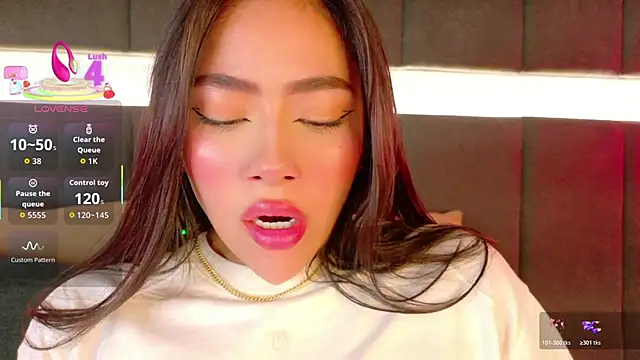 nicolle pierce online show from 15, 11, 2025