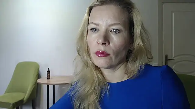 Snapshot of Juli_julyyy chatting on 24, 12, 2024 Juli julyyy online show from 24, 12, 2024