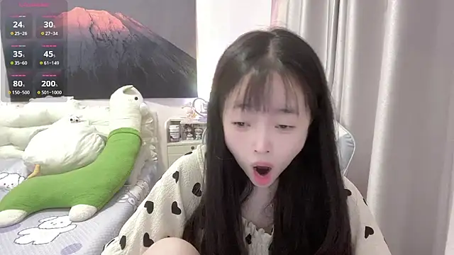 Snapshot of Mia-6688 chatting on 9, 9, 2025 Mia-6688 online show from 9, 9, 2025