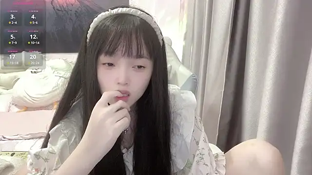 Snapshot of Mia-6688 chatting on 9, 10, 2025 Mia-6688 online show from 9, 10, 2025