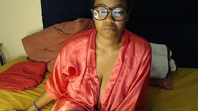 Snapshot of Busty-Londie chatting on 3, 3, 2025 Busty-Londie online show from 3, 3, 2025