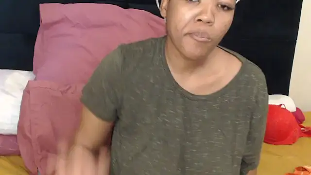 Snapshot of Busty-Londie chatting on 26, 9, 2025 Busty-Londie online show from 26, 9, 2025