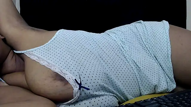 Snapshot of Busty-Londie chatting on 6, 10, 2025 Busty-Londie online show from 6, 10, 2025