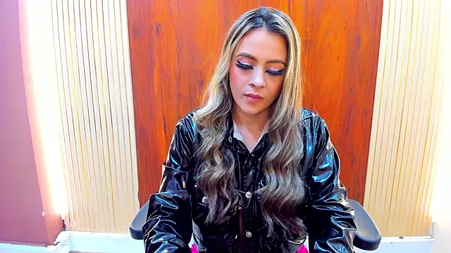 miacarperr1 online show from 28, 2, 2025