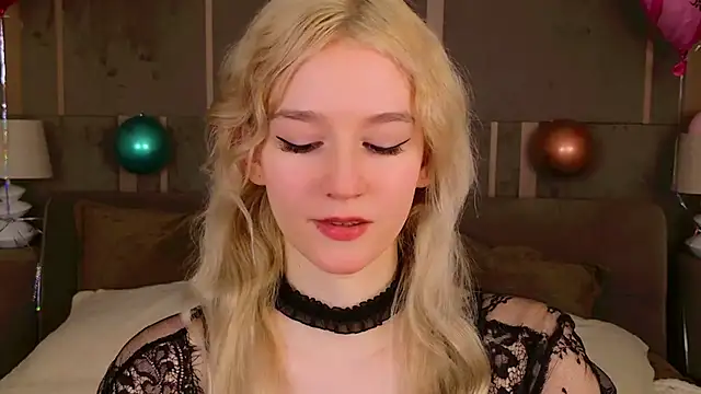 Snapshot of NaomiLoys chatting on 15, 2, 2025 NaomiLoys online show from 15, 2, 2025