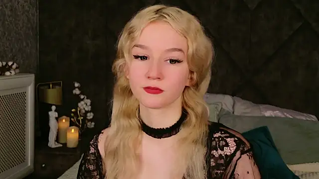 Snapshot of NaomiLoys chatting on 24, 2, 2025 NaomiLoys online show from 24, 2, 2025