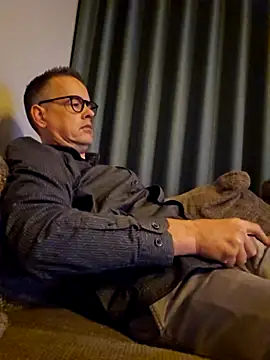 Hectorthyssen1 online show from 4, 10, 2025