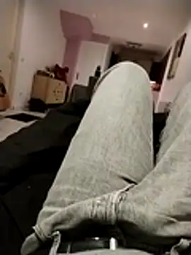 Snapshot of JulesG18 chatting on 20, 2, 2026 JulesG18 online show from 20, 2, 2026