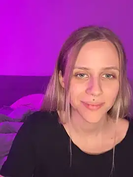 lunawolf21 online show from 12, 12, 2024