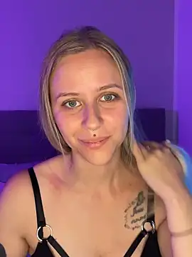 lunawolf21 online show from 7, 10, 2025