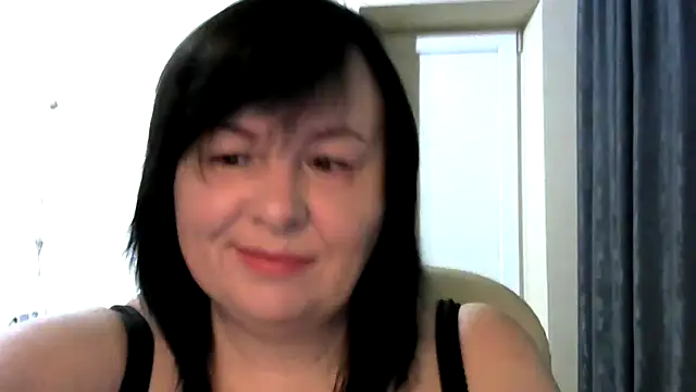 EmiliaLooo online show from 27, 10, 2025