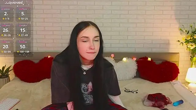 AlicePlayss online show from 4, 2, 2025