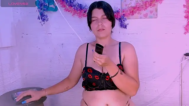 Snapshot of Im_Antonellasex chatting on 2, 10, 2025 Im Antonellasex online show from 2, 10, 2025