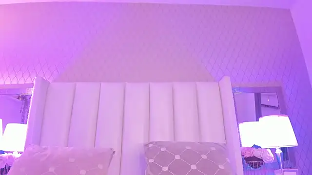 SophiaSmiiths  online show from 13, 12, 2025