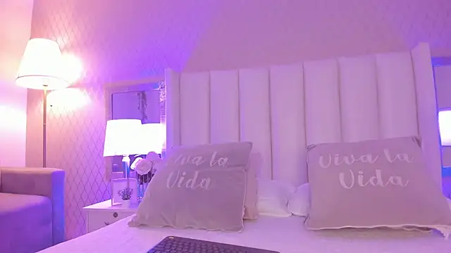 SophiaSmiiths  online show from 5, 3, 2026