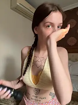 Snapshot of Sweet_Evva chatting on 13, 9, 2025 Sweet Evva online show from 13, 9, 2025