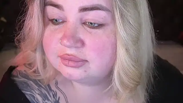 ZaraReignn online show from 20, 4, 2026