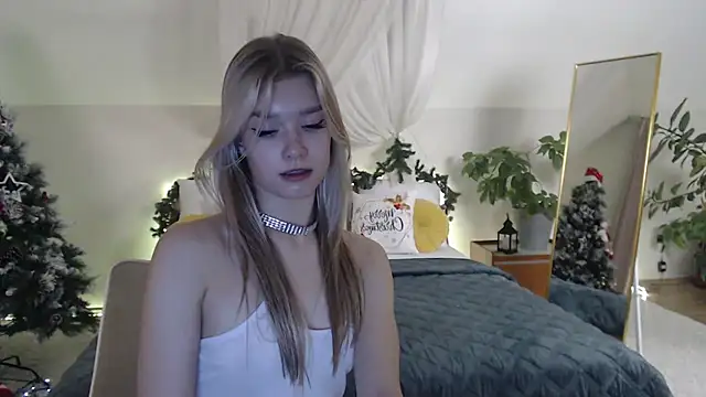Snapshot of BattyMelody chatting on 18, 12, 2024 BattyMelody online show from 18, 12, 2024